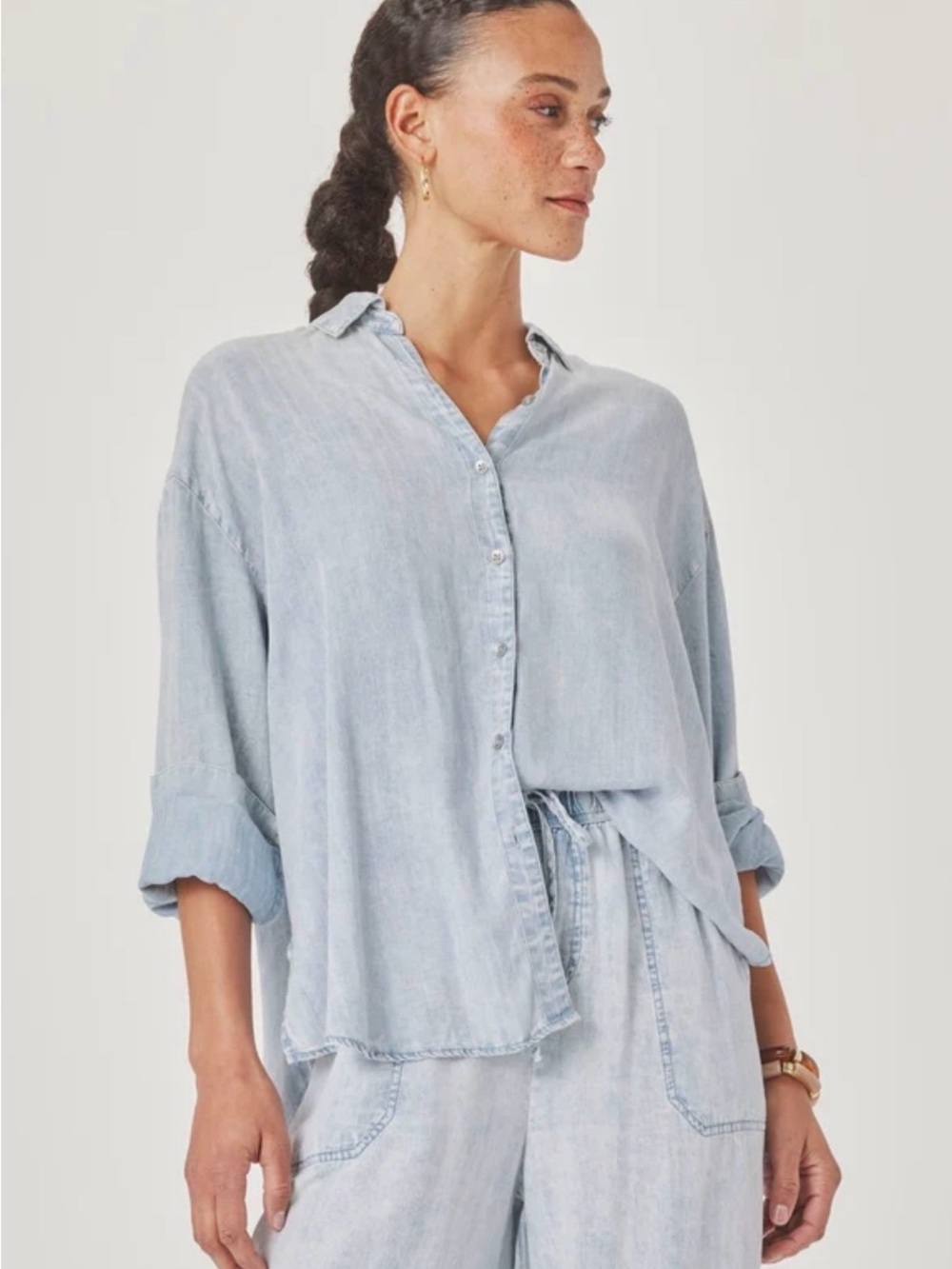 Splendid light blue indigo button down size small